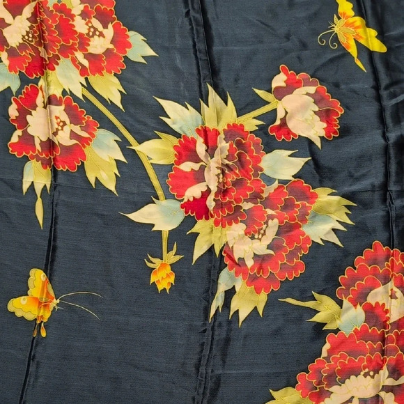 100% Silk Floral Scarf with Butterflies - Picture 3 of 3